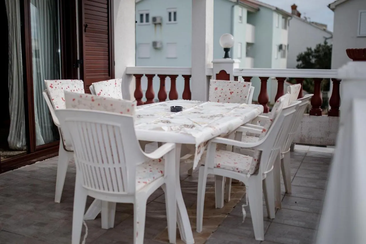 بيت ضيافة Apartments Zentil Banjol